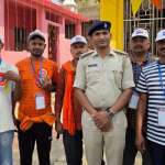 रामनवमी के लाइसेंसी जुलूस के पुलिस सहयोगियों को विशेष पहचान के लिए टोपी, एक बैच एवं एक पहचान पत्र दिया गया