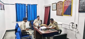 Bokaro SP conducted surprise inspection of Chatrochatti and IEL police stations