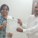 The Secretary of the Teachers' Union honored the teacher of Gomia.