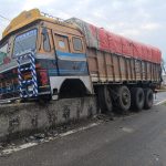 Nerki: A cement-laden truck lost control and hit a divider, a major accident was averted.