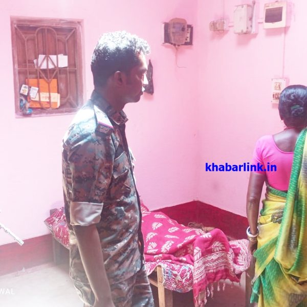 Husband surrenders at police station after killing his wife in Gomia
