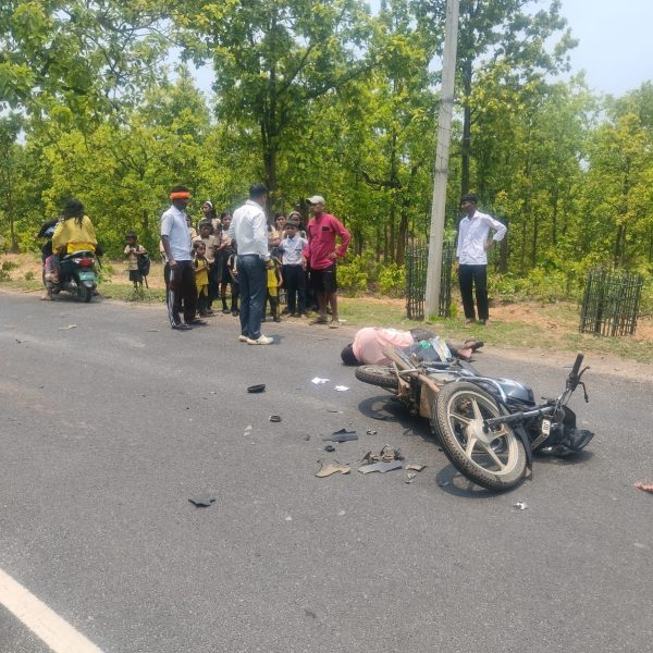 Road accident on Karmatand-Cheliatand main road