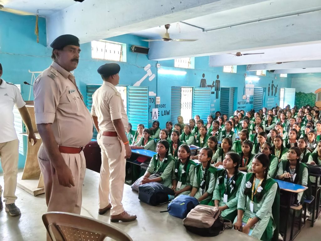 SI Manoj Kumar made school children aware