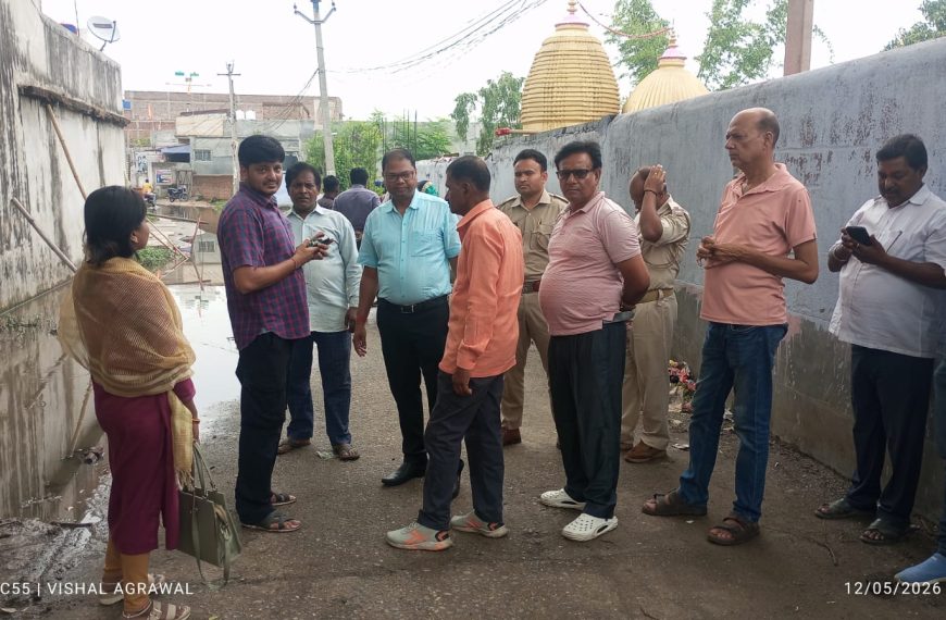 BDO-CO faced the problem of waterlogging in Gomia ancient Shiva temple bypass road
