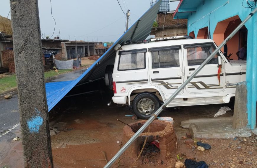 Heavy destruction in Chatrochatti area due to storm and rain