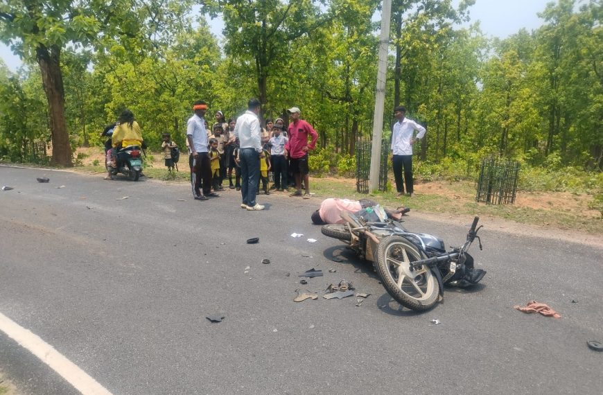 Road accident on Karmatand-Cheliatand main road