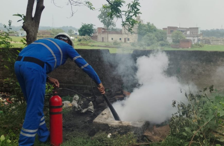 Gomia: Once again a borewell caught fire inside a house in Latkutta