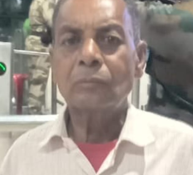 Elderly man drowns in well after slipping in Gomia; village in mourning.