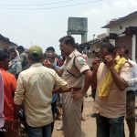 Gomia: Tension in Palani after discovery of banned meat; two communities face off; administration brings situation under control through prompt action.