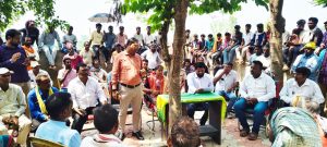 Gomia: Villagers from Siyari, Uda, and Dumri at odds over Mahua collection.