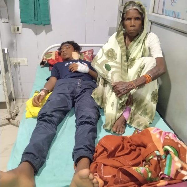 Gomia: Attempt to slit a youth's throat with a *baithi* (traditional curved blade); accused arrested and sent to jail.