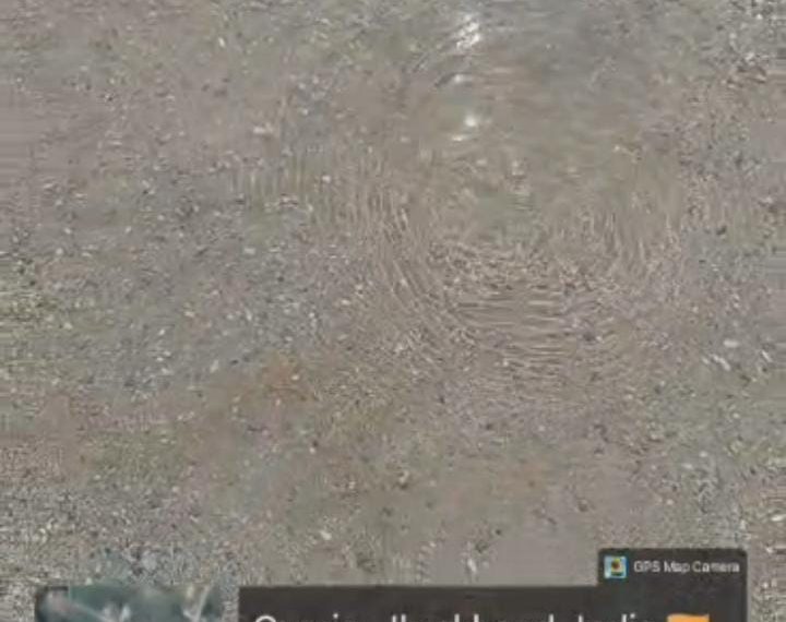 Gomia: A fire broke out in a bubble emerging from the ground in the central Durga temple complex of Gomia, creating curiosity among the villagers.