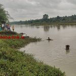 Gomia: A 64-year-old man was swept away by the strong current while crossing the Konar River in Gomia; a team of divers has arrived, and the search is underway.