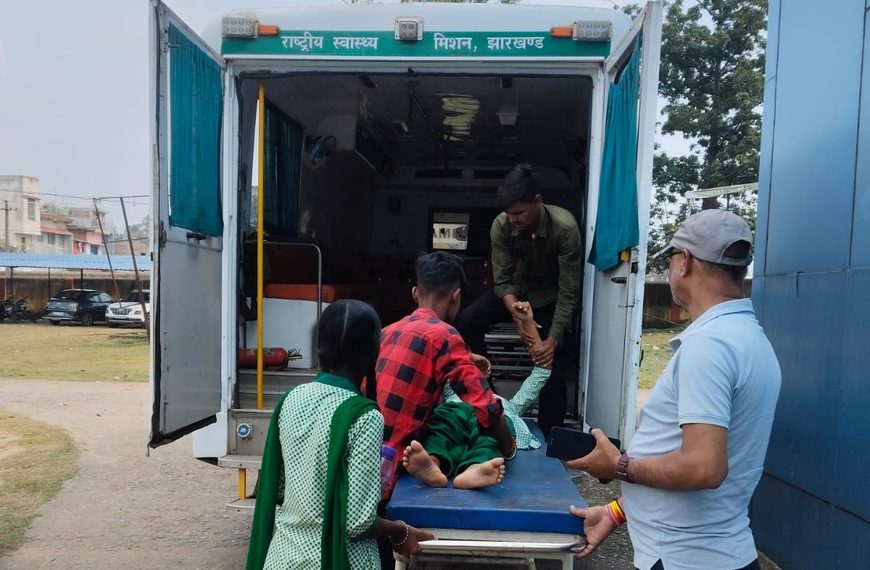 Gomia: Student faints during exam; admitted to Gomia CHC.