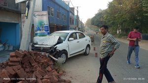 Gomia: A speeding car collided with an electricity pole at Gomia Bank Mor; the occupants had a narrow escape as the airbags deployed.