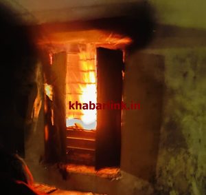 Gomia: Massive fire breaks out at the Swang New Mine CCL residential quarters; household items, cash, and jewelry destroyed.
