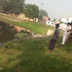 Gomia: An elderly man who had gone to offer water to his ancestors drowned in a pond in Gomia; his body was found on Monday morning.
